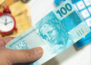 É Possível Ficar Rico Investindo Apenas R$ 100,00?